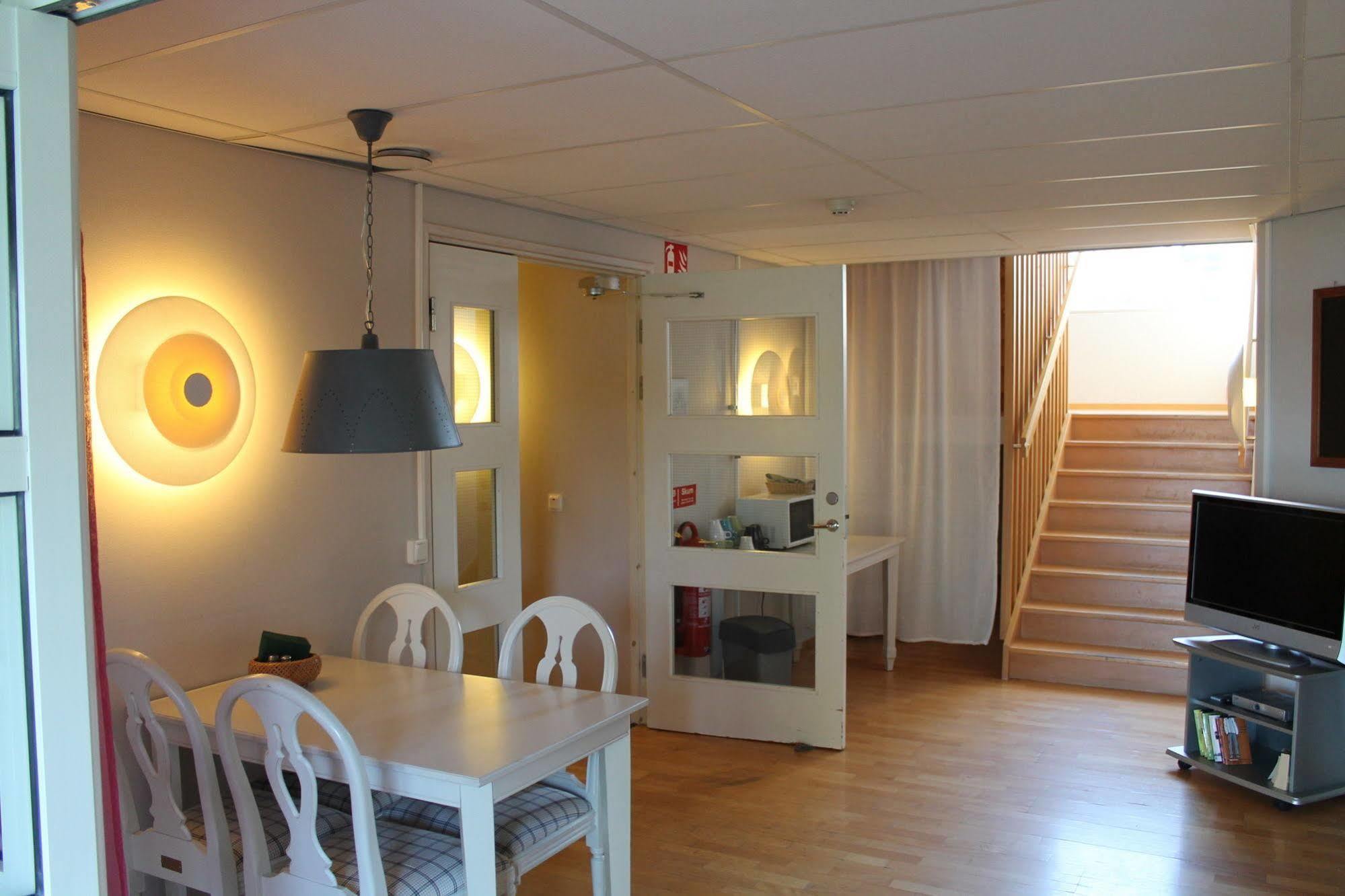 Hotell Sjoevillan Upplands-Väsby Eksteriør bilde