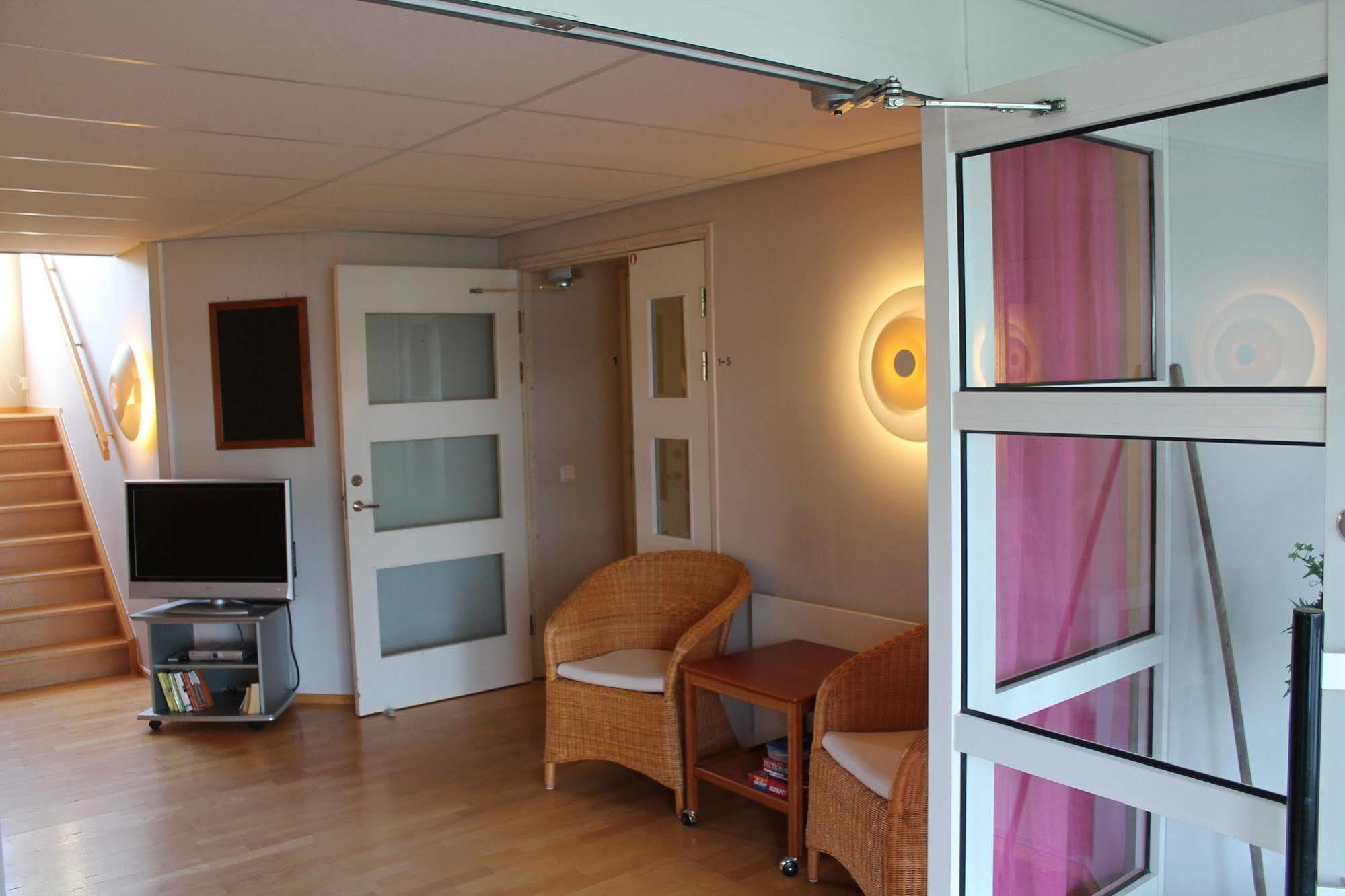 Hotell Sjoevillan Upplands-Väsby Eksteriør bilde